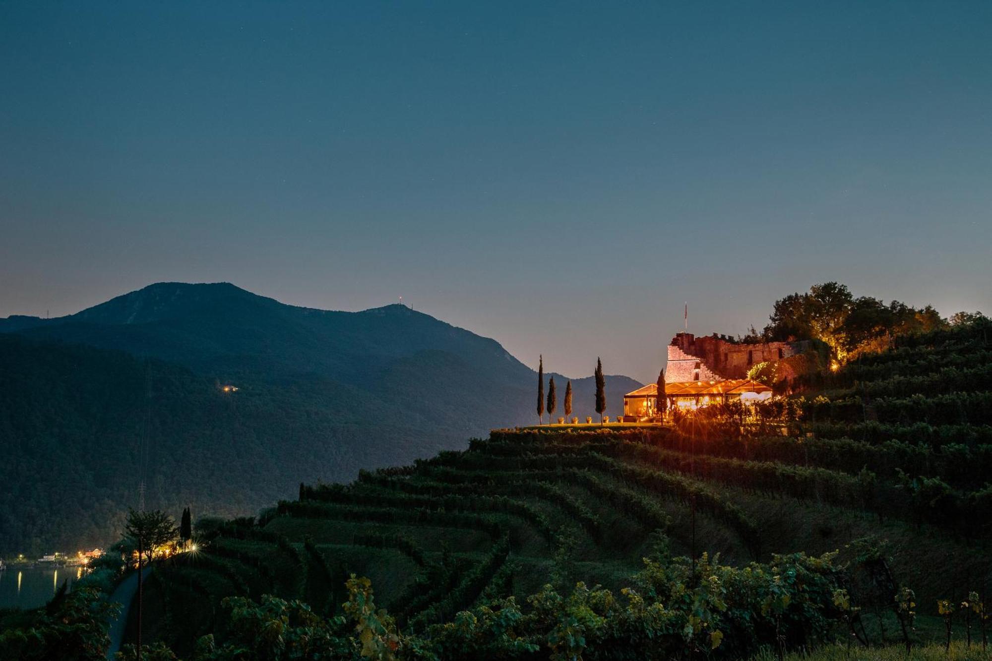 Hotel Relais Castello Di 3*