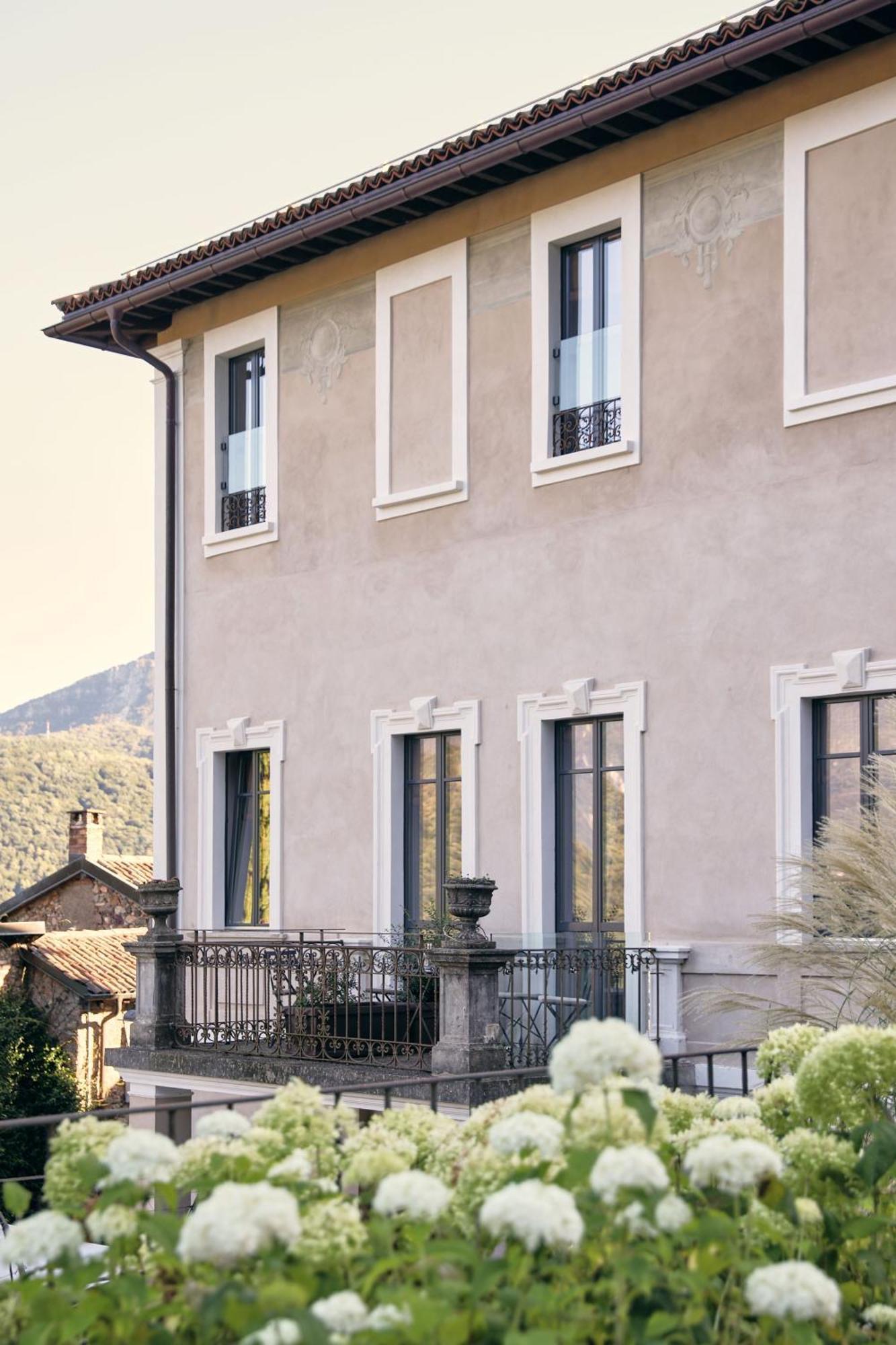 Hotel Relais Castello Di 3*